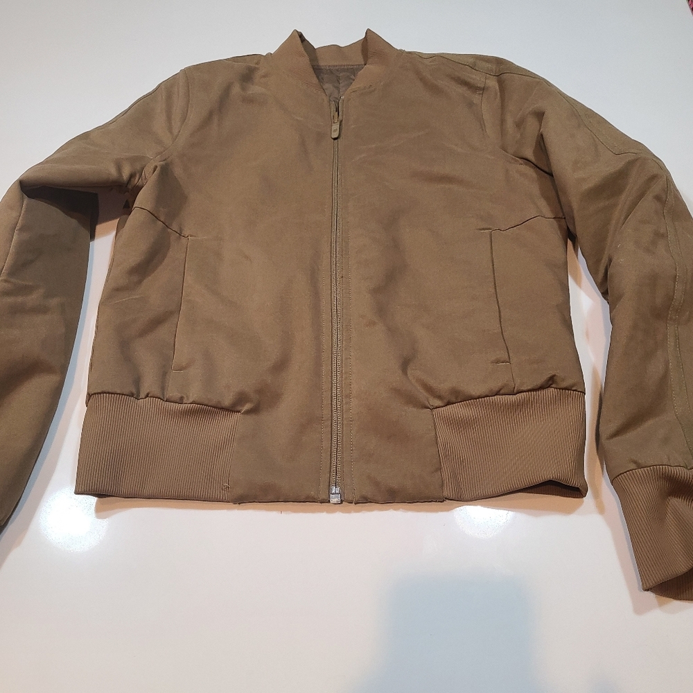 Lululemon Tan Zip Up Jacket in Size Two
